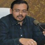 यूपी: - यूपी: आईएएस अभय सिंह की मां ने लगाया उन पर प्रताड़ित करने का आरोप, पलटवार-मां का ब्रेनवॉश किया गया