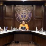 यूपी: - यूपी: कैबिनेट बैठक कल, शिक्षकों- शिक्षामित्रों को मिल सकता है कैशलेश चिकित्सा का तोहफा; हो सकते हैं ये फैसले