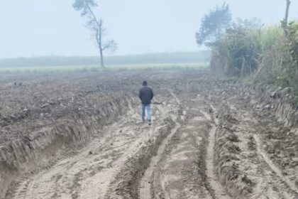 Lakhimpur - Lakhimpur Kheri News: बंसीनगर चौकी क्षेत्र में हो रहा मिट्टी का अवैध खनन