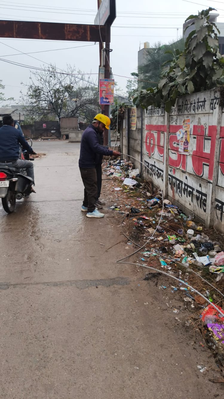 Lakhimpur - Lakhimpur Kheri News: बारिश से ठंडी पड़ी आधे शहर की बिजली व्यवस्था