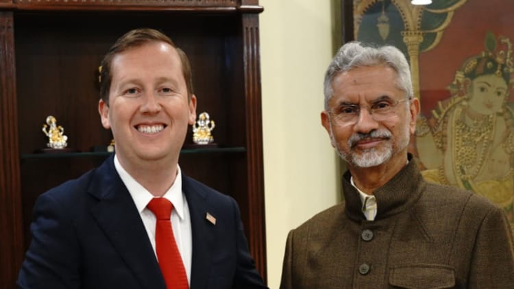 India-US - India-US Relations: जयशंकर ने अमेरिकी राजदूत गोर से की मुलाकात, इन मुद्दों पर हुआ मंथन; जानें क्या रहा खास