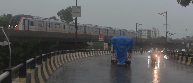 UP Weather - UP Weather Update: दो दिन में 6.8 डिग्री लुढ़का पारा, बारिश-ओलावृष्टि के आसार