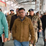 Kanpur: - Kanpur: रेल प्रबंधक रजनीश अग्रवाल बोले- ट्रेन आने तक प्लेटफार्म पर नहीं आ सकेंगे परीक्षार्थी
