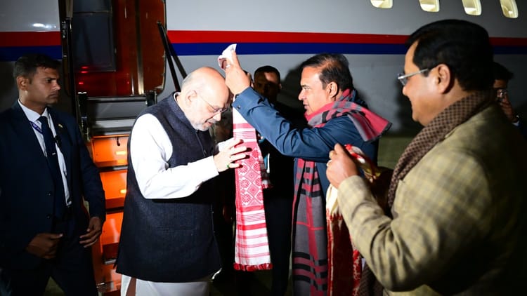Amit - Amit Shah: असम पहुंचे अमित शाह, सीएम हिमंता बिस्वा सरमा ने किया स्वागत, इन बातों पर रहेगा यात्रा का फोकस