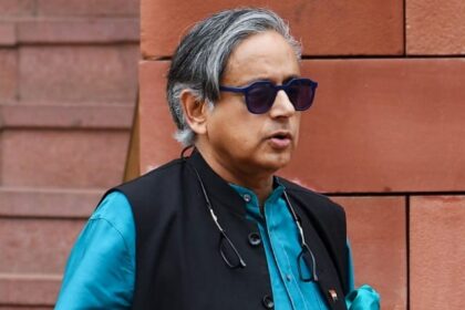 Kerala - Kerala Election: केरल चुनाव में क्या होगी थरूर की भूमिका? खरगे-राहुल से मुलाकात के बाद बड़ी मिली जिम्मेदारी