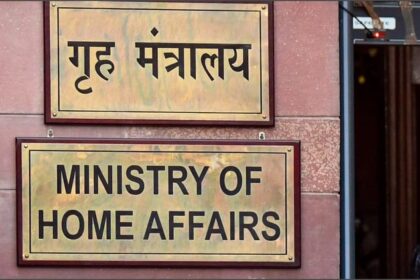 CAPF: - CAPF: वित्त मंत्रालय की तर्ज पर अर्धसैनिक बलों के अफसरों ने ऑफिस बैग मांगा तो गृह मंत्रालय ने किया इनकार