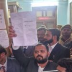 UP Bar - UP Bar Council Election : मतदान में धांधली को लेकर अधिवक्ताओं ने किया विरोध, मची रही गहमागहमी