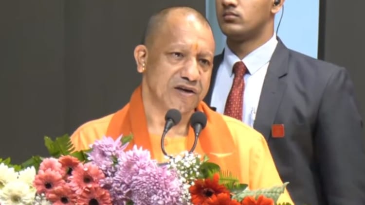 Budget - Budget 2026: आज यूपी को 4.10 लाख करोड़ से अधिक मिलने की उम्मीद, इन क्षेत्रों के लिए 75 हजार करोड़ की नई मांग