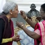 Budget - Budget 2026: वित्त मंत्री निर्मला सीतारमण और उनकी टीम का 'पावर मोमेंट', देखें बजट के दिन की उनकी तस्वीरें