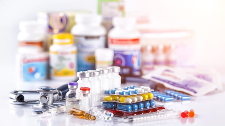 बजट का - बजट का दवाओं पर असर: कैंसर और मधुमेह के एक लाख मरीजों को मिलेगा फायदा, 17 दवाओं से बेसिक कस्टम डयूटी हटा