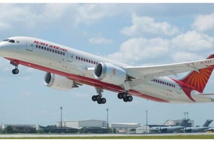 Air India: - Air India: एअर इंडिया के ड्रीमलाइनर विमान के फ्यूल स्विच में खराबी की आशंका, रोकी गई उड़ान; जांच जारी