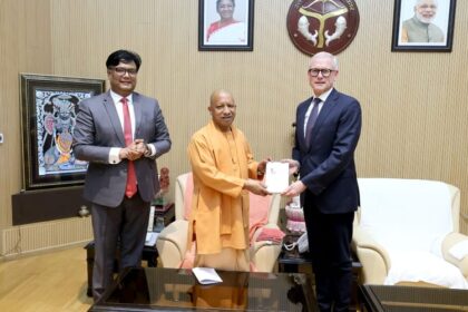 UP: सिंगापुर - UP: सिंगापुर की कम्पनी एपी मोलर माएर्स्क के प्रमुख ने की मुख्यमंत्री योगी से मुलाकात, निवेश पर हुई चर्चा