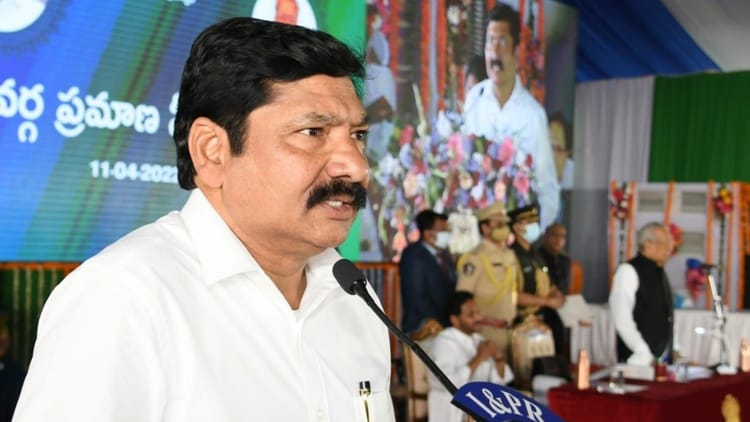 Nara - Nara Lokesh: 'घर पर फेंके पेट्रोल बम, मुझे जान का खतरा', YSRCP नेता जोगी रमेश ने नारा लोकेश पर लगाए गंभीर आरोप