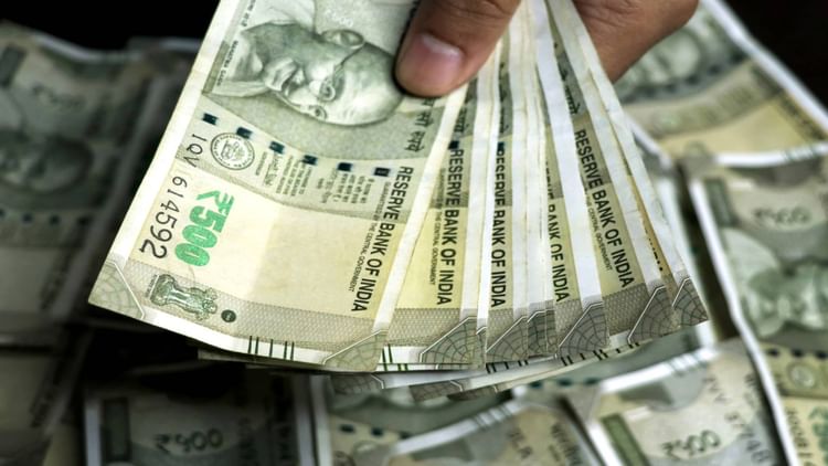 UP: 2400 - UP: 2400 छात्रों को किया गलत ढंग से 3.5 करोड़ का अधिक भुगतान, समाज कल्याण निदेशक ने मांगी रिपोर्ट