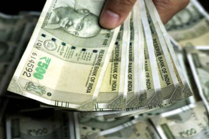 UP: 2400 - UP: 2400 छात्रों को किया गलत ढंग से 3.5 करोड़ का अधिक भुगतान, समाज कल्याण निदेशक ने मांगी रिपोर्ट