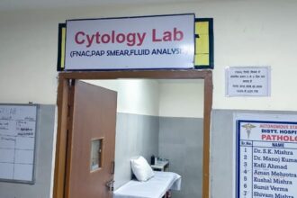 Lakhimpur - Lakhimpur Kheri News: साइटोपैथोलॉजी लैब में 326 संभावित कैंसर मरीज चिन्हित