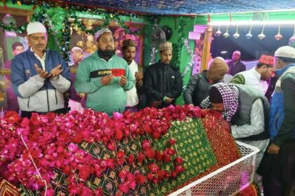 Lakhimpur - Lakhimpur Kheri News: इबादत और रोशनी से सजी शब-ए-बरात