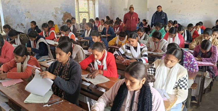 यूपी - यूपी बोर्ड: गोंडा, आगरा सहित 18 जिलों के अतिसंवेदनशील केंद्रों पर दो बार निरीक्षण, 20 केंद्रों पर लगेंगे जैमर