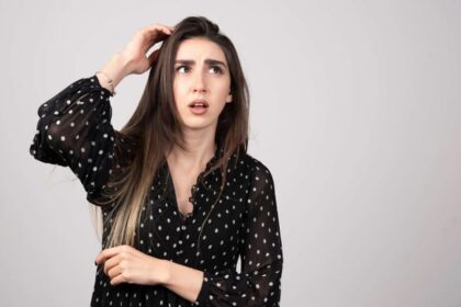 Report: - Report: जेनेटिक्स-हार्मोन-केमिकल कलर से समय पूर्व झड़ रहे महिलाओं के बाल, आधुनिक सौंदर्य आदतें भी पड़ रही भारी