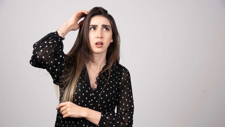 Report: - Report: जेनेटिक्स-हार्मोन-केमिकल कलर से समय पूर्व झड़ रहे महिलाओं के बाल, आधुनिक सौंदर्य आदतें भी पड़ रही भारी