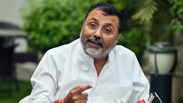 Ghooskhor - Ghooskhor Pandat: 'घूसखोर पंडित' फिल्म पर बढ़ा विवाद, आईटी कमेटी अध्यक्ष बोले- चर्चा करने के बाद बताऊंगा