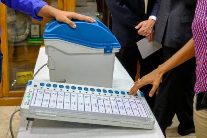 Maharashtra: - Maharashtra: 12 जिला परिषदों और 125 पंचायत समितियों के चुनाव कल; जालना में निर्विरोध मेयर चुनी गईं वंदना मागरे