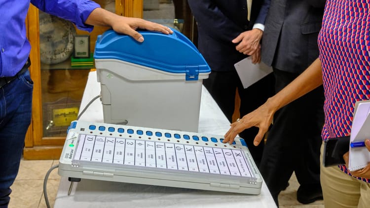 Maharashtra: - Maharashtra: 12 जिला परिषदों और 125 पंचायत समितियों के चुनाव कल; जालना में निर्विरोध मेयर चुनी गईं वंदना मागरे