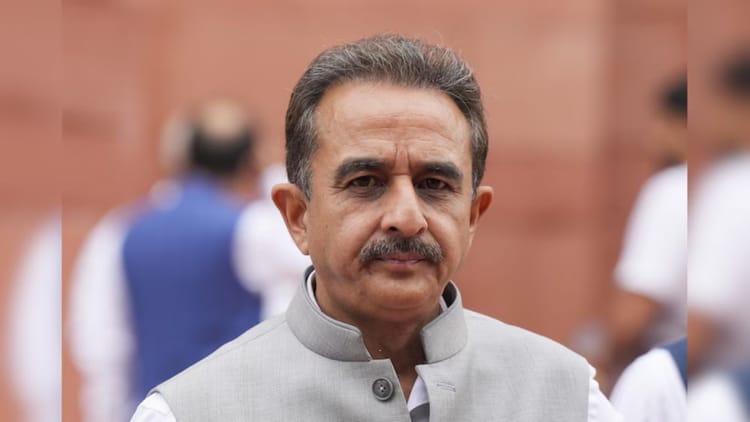 यूपी: - यूपी: केंद्रीय राज्य मंत्री कीर्तिवर्धन को हाईकोर्ट से मिली फौरी राहत, फिलहाल नहीं लिखी जाएगी एफआईआर