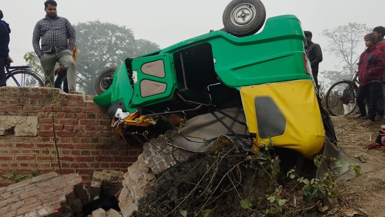 लखीमपुर - लखीमपुर खीरी में बड़ा हादसा: टेंपो पलटने से तीन बच्चों समेत चार की मौत, पांच लोग गंभीर रूप से घायल