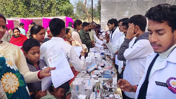 Lakhimpur - Lakhimpur Kheri News: 15 हजार से अधिक मरीजों ने लिया लाभ, विशेषज्ञों ने दी निःशुल्क सेवाएं