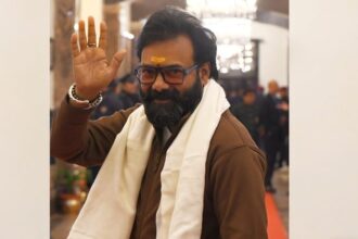 UP: सदन - UP: सदन में विधायकों से घिरे रहे मंत्री को घेरने वाले विधायक बृजभूषण, देर रात घर में लगा रहा जमावड़ा