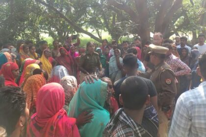 Lucknow: - Lucknow: घर से 500 मीटर दूर कटी मिलीं सहेलियां, बचपन से एक साथ ही रहती थीं; एक की 6 महीने पहले हुई थी शादी