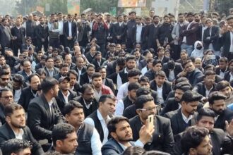 Rampur - Rampur Lawyer murder: पत्नी के सामने ही मारी थी गोली, गुस्से में मंडल भर के अधिवक्ता, ऐसे पकड़ा गया असगर अली