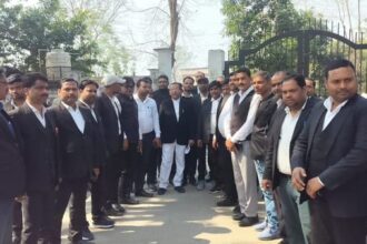 Lakhimpur - Lakhimpur Kheri News: रामपुर में अधिवक्ता की हत्या के विरोध में प्रदर्शन