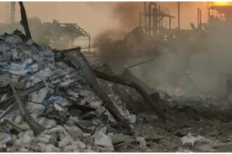 Telangana - Telangana Fire Accident: येल्लागिरी में एक कंपनी में लगी भीषण आग, फटे दो रिएक्टर