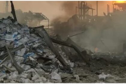 Telangana - Telangana Fire Accident: येल्लागिरी में एक कंपनी में लगी भीषण आग, फटे दो रिएक्टर