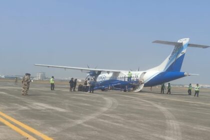 IndiGo: - IndiGo: इंडिगो फ्लाइट को बम से उड़ाने की धमकी, टॉयलेट में मिला लेटर, कोलकाता एयरपोर्ट पर सुरक्षा अलर्ट