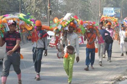 Mahashivratri - Mahashivratri 2026: दिल्ली हाईवे पर 15 की शाम तक नहीं चलेंगे भारी वाहन, सड़कों पर कांवड़ियों का रेला..तस्वीरें