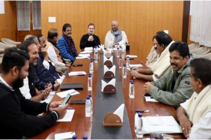 Kerala - Kerala Politics: अयप्पा संगमम ऑडिट को लेकर केरल सरकार पर बरसी कांग्रेस, कहा- सबरीमाला में 'सोने की चोरी' जारी