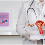 Ovarian - Ovarian Cancer: महिलाओं में होने वाला सबसे खतरनाक कैंसर, शुरुआती चरण में स्पष्ट नहीं होते इसके लक्षण