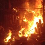 Lucknow - Lucknow News: मोती महल लॉन के पास गमले की दुकान में लगी आग, दमकलकर्मियों ने पाया काबू