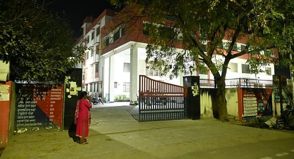 Kanpur: - Kanpur: सड़क पर शराब पीने से रोकने पर दरोगा को पीटा, एक गिरफ्तार, साथी भाग निकला