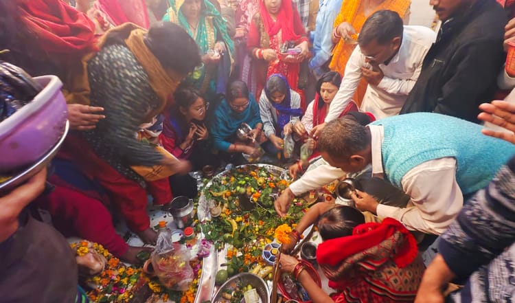 Lakhimpur - Lakhimpur Kheri News: द्वादश ज्योतिर्लिंगों के अभिषेक के लिए उमड़ी भक्तों की भीड़