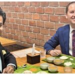 Bengaluru: - Bengaluru: 'बंगलूरू भारत-US साझेदारी का मुकुट रत्न', अमेरिकी राजदूत के साथ तेजस्वी सूर्या ने की ऑटो की सवारी