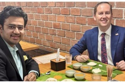 Bengaluru: - Bengaluru: 'बंगलूरू भारत-US साझेदारी का मुकुट रत्न', अमेरिकी राजदूत के साथ तेजस्वी सूर्या ने की ऑटो की सवारी