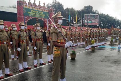 CAPF: - CAPF: पदोन्नति में पिछड़ते ग्राउंड कमांडर, केंद्र में बढ़ेंगे IPS, क्यों फाइलों से बाहर नहीं आई MHA की सलाह