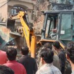 UP: लखीमपुर - UP: लखीमपुर खीरी में बच्ची से अश्लील हरकत पर भड़का आक्रोश, आरोपी गिरफ्तार; दुकान पर चला बुलडोजर