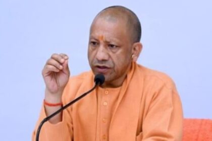 UP: डीएम - UP: डीएम और एसएसपी की जनसुनवाई की निगरानी करेगा सीएम कार्यालय; लापरवाही पर मुख्यमंत्री योगी नाराज