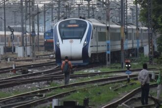 Railway: - Railway: होली पर मुरादाबाद होकर गुजरेंगी तीन स्पेशल ट्रेनें, दो के फेरे बढ़ाए, लखनऊ-वाराणसी जाने वालों को राहत