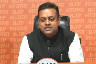 'संयोग - 'संयोग नहीं प्रयोग': एआई समिट में यूथ कांग्रेस के प्रदर्शन पर भाजपा बोली- राहुल गांधी के घर पर बनी इसकी योजना